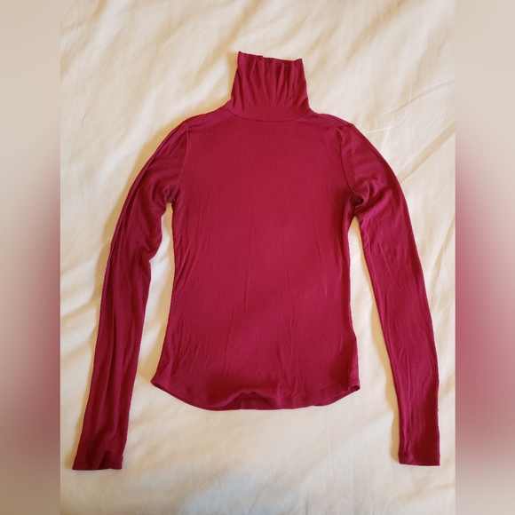 Aritzia Talula Fuchsia Ribbed Turtleneck - Picture 1 of 11